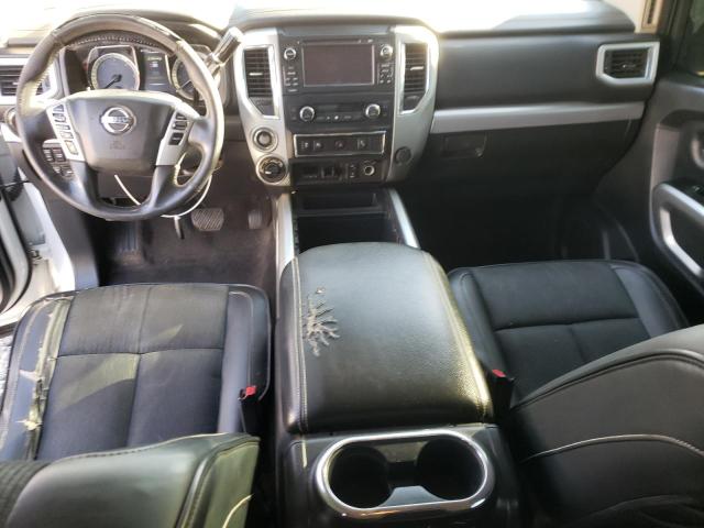  NISSAN TITAN 2017 Biały