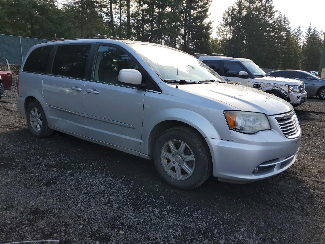 2012 Chrysler Town & Country - Image 4