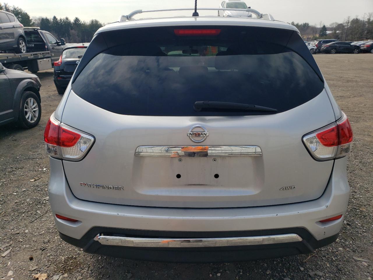 2015 Nissan Pathfinder - Image 6