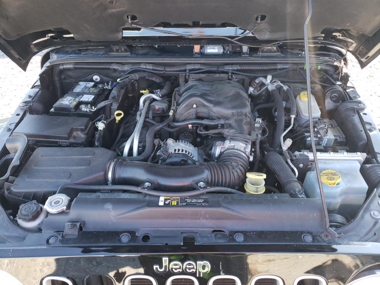2018 Jeep Wrangler - Image 12