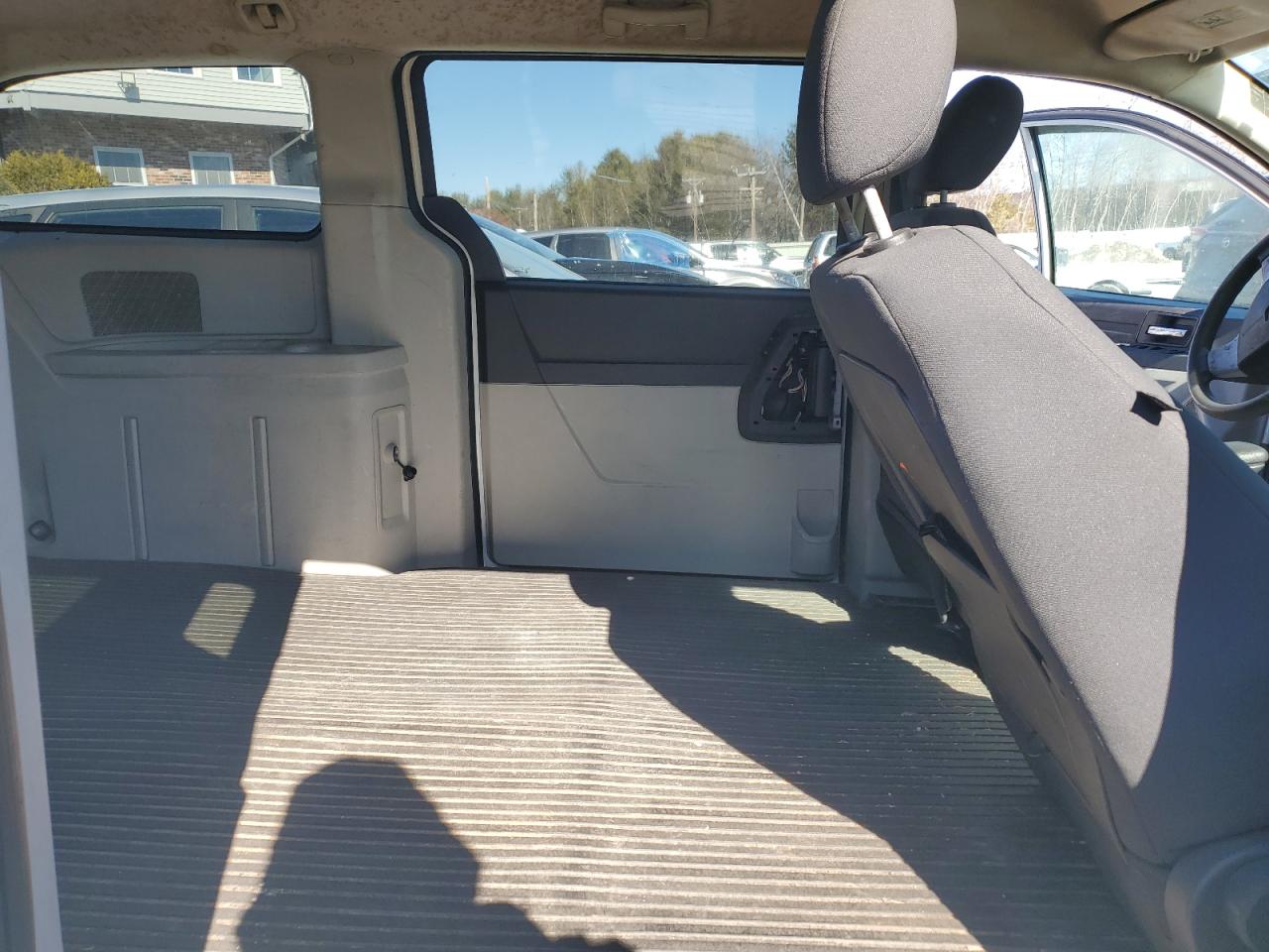2009 Dodge Caravan - Image 11