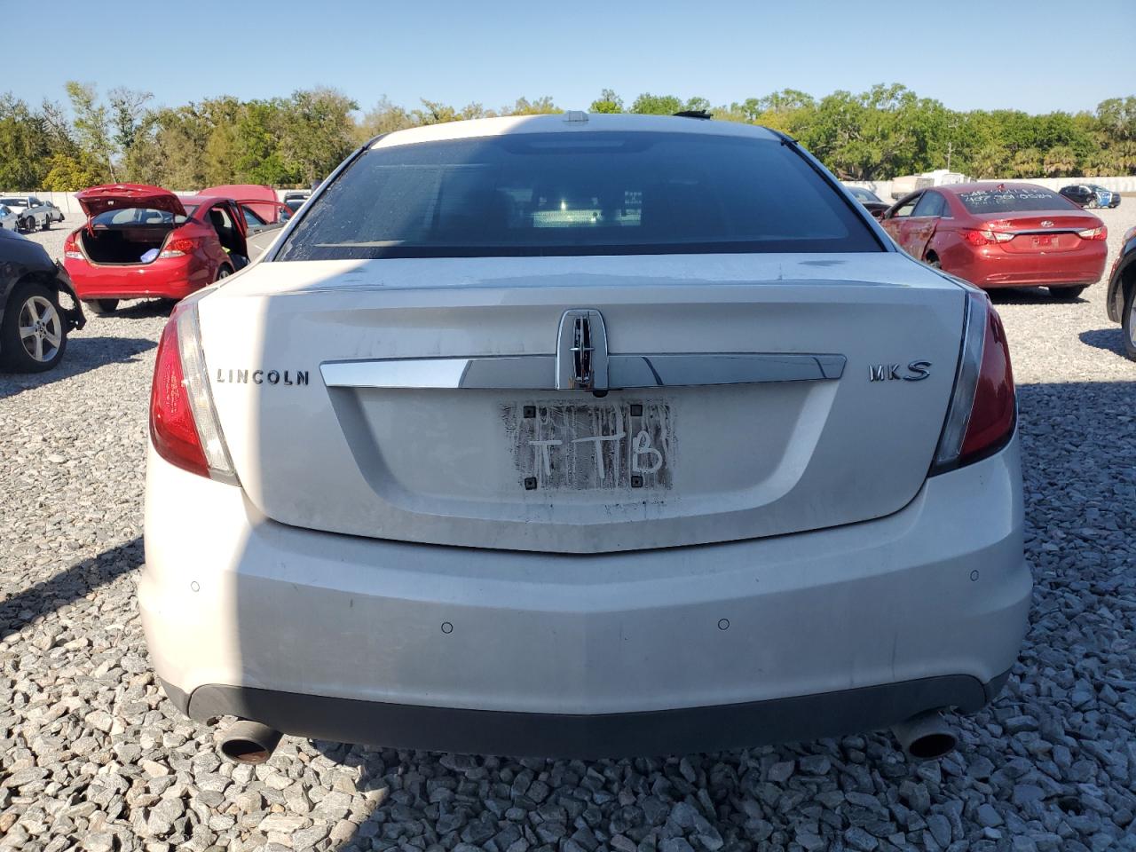 2012 Lincoln MKS - Image 6