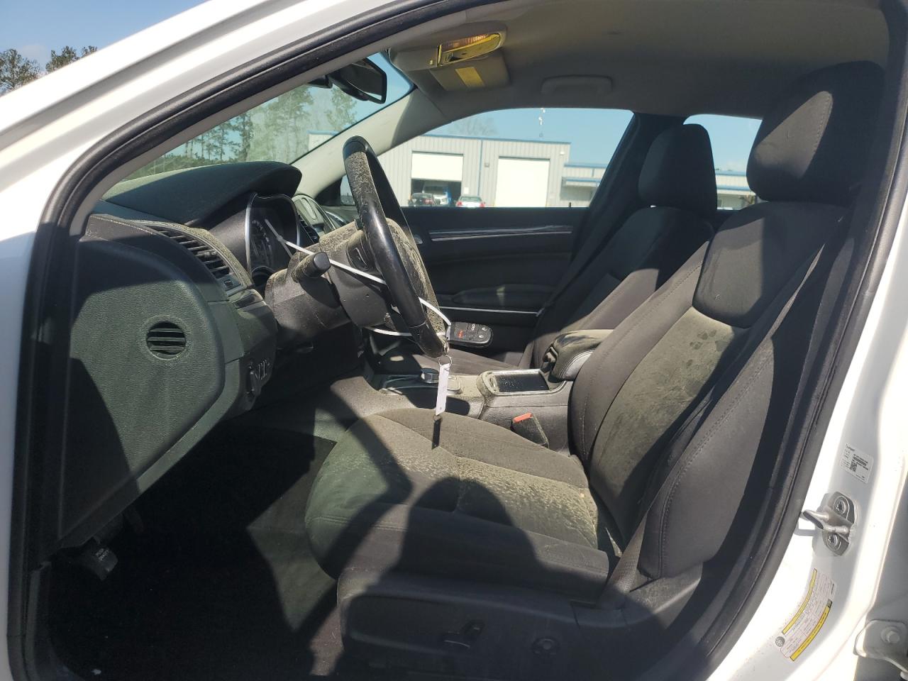 2018 Chrysler 300 - Image 7