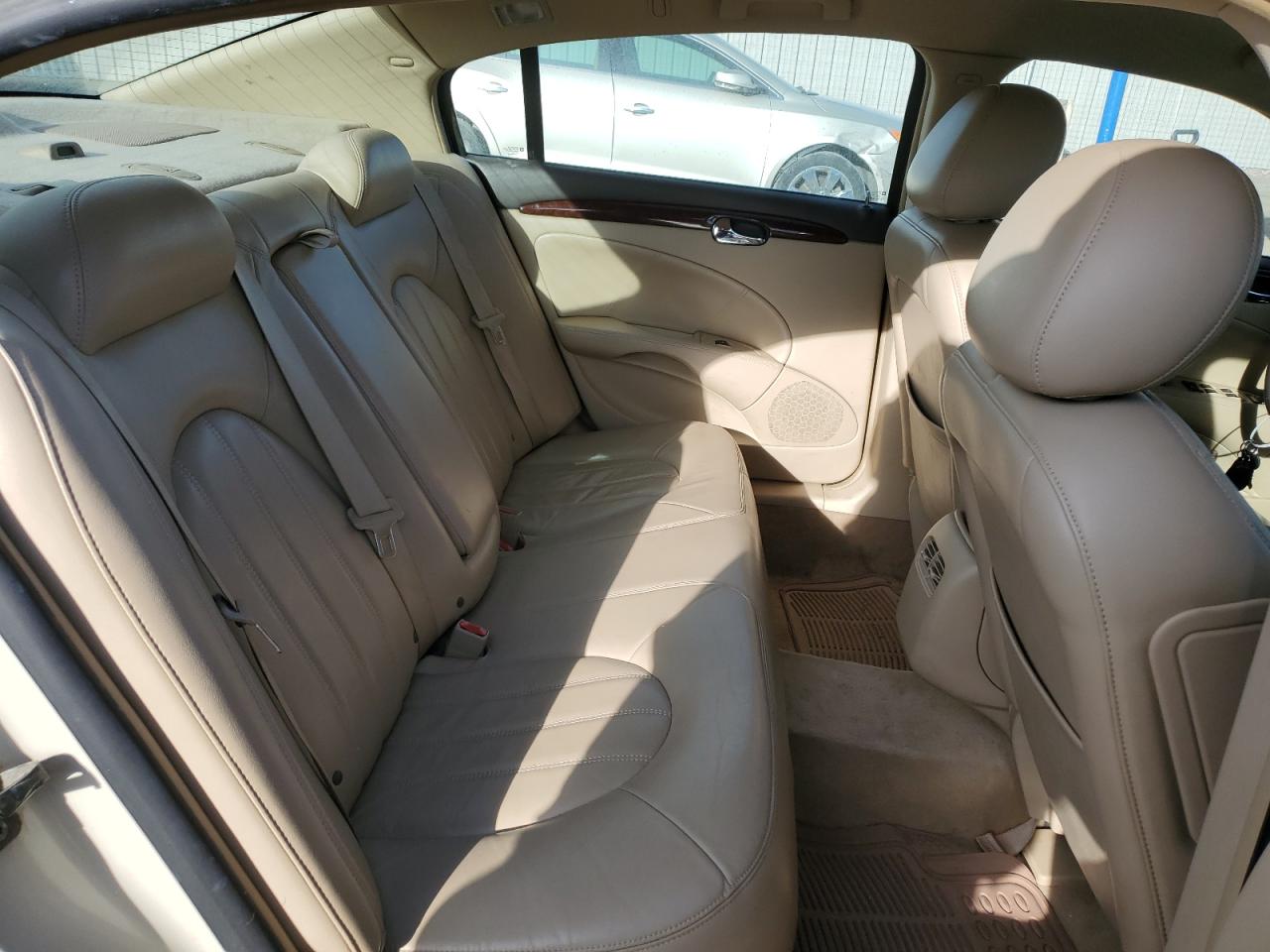 2010 Buick Lucerne - Image 10