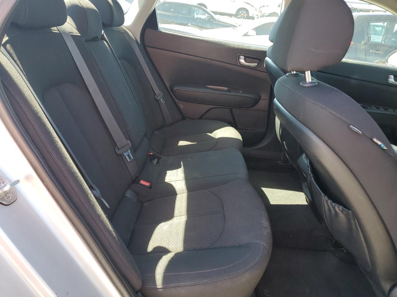 2017 Kia Optima - Image 10