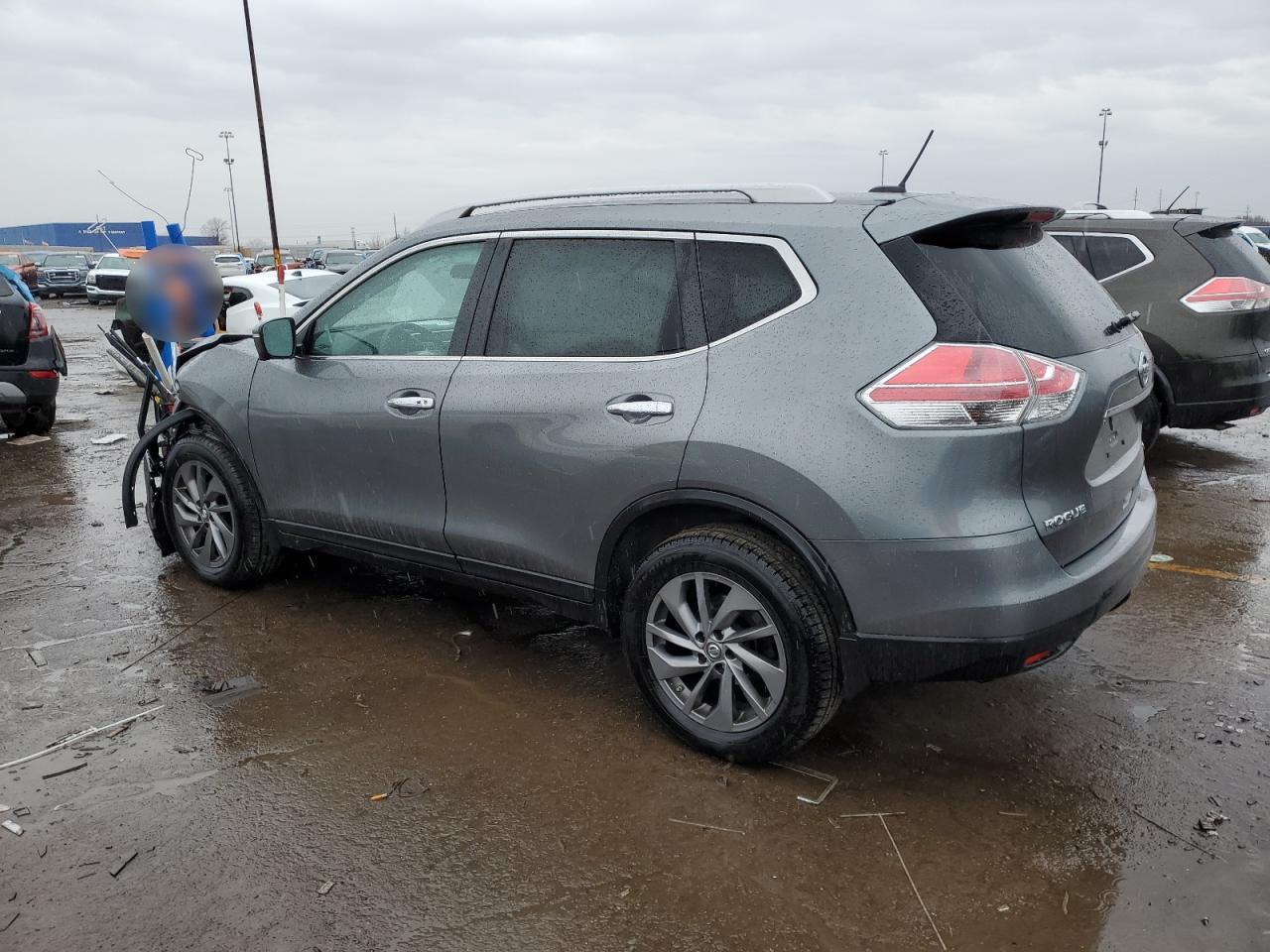 2016 Nissan Rogue - Image 2