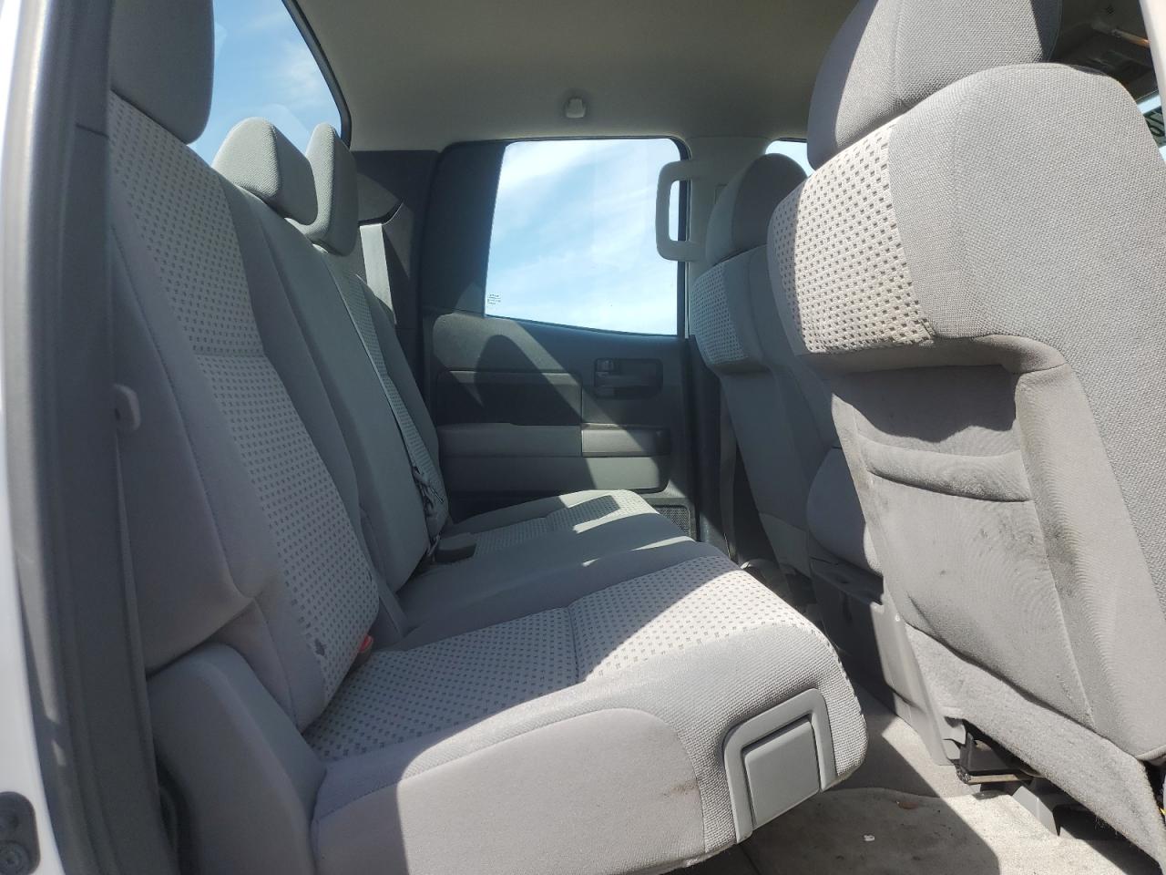 2011 Toyota Tundra - Image 10