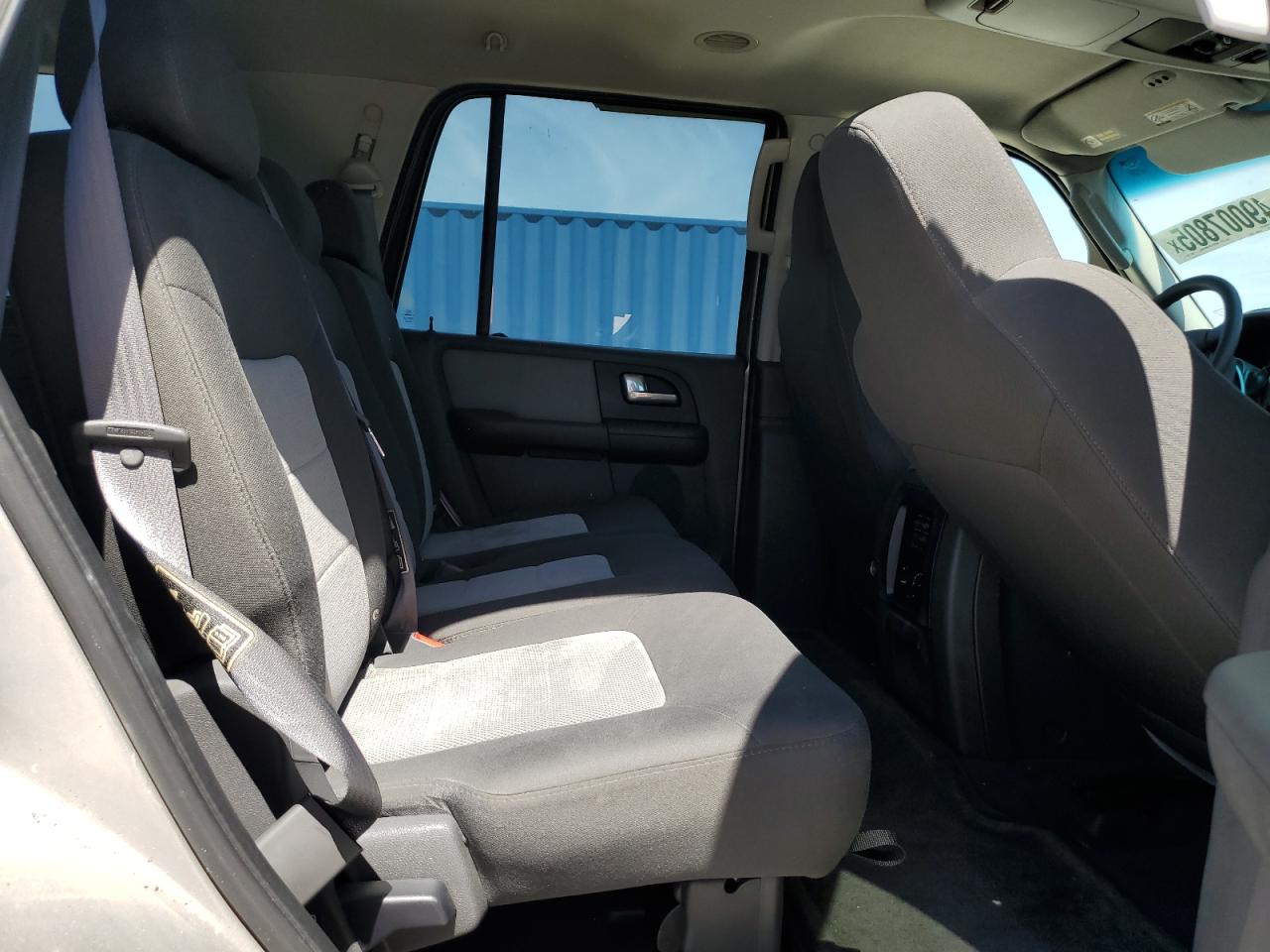 2003 Ford Expedition - Image 11