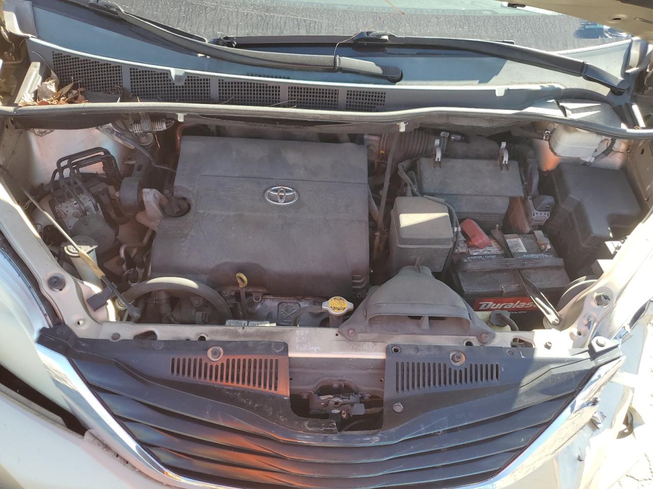 2013 Toyota Sienna - Image 13