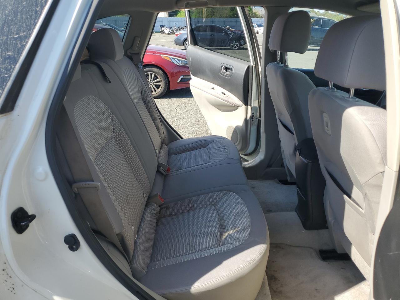 2012 Nissan Rogue - Image 11