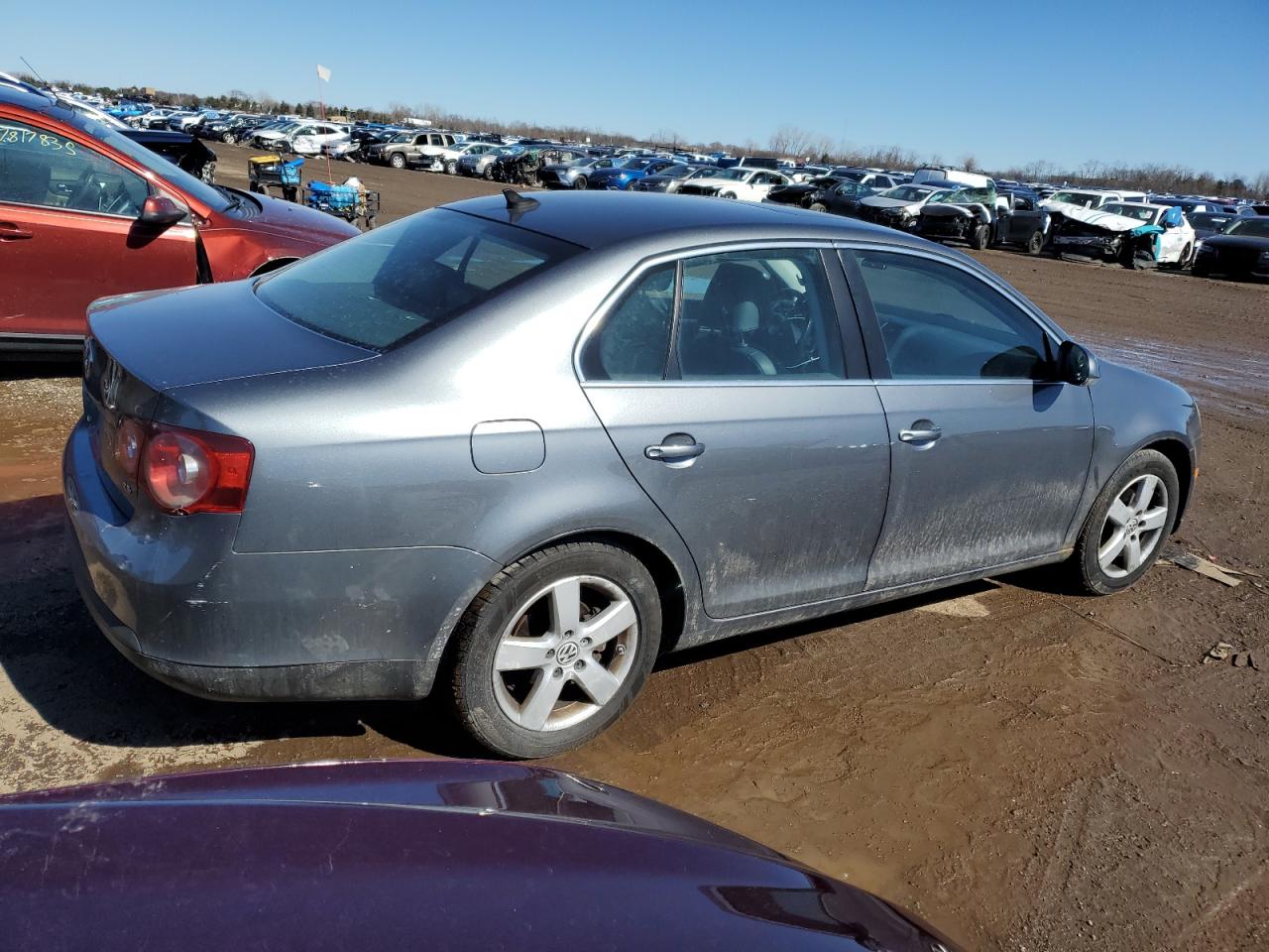 2009 Volkswagen Jetta - Image 3