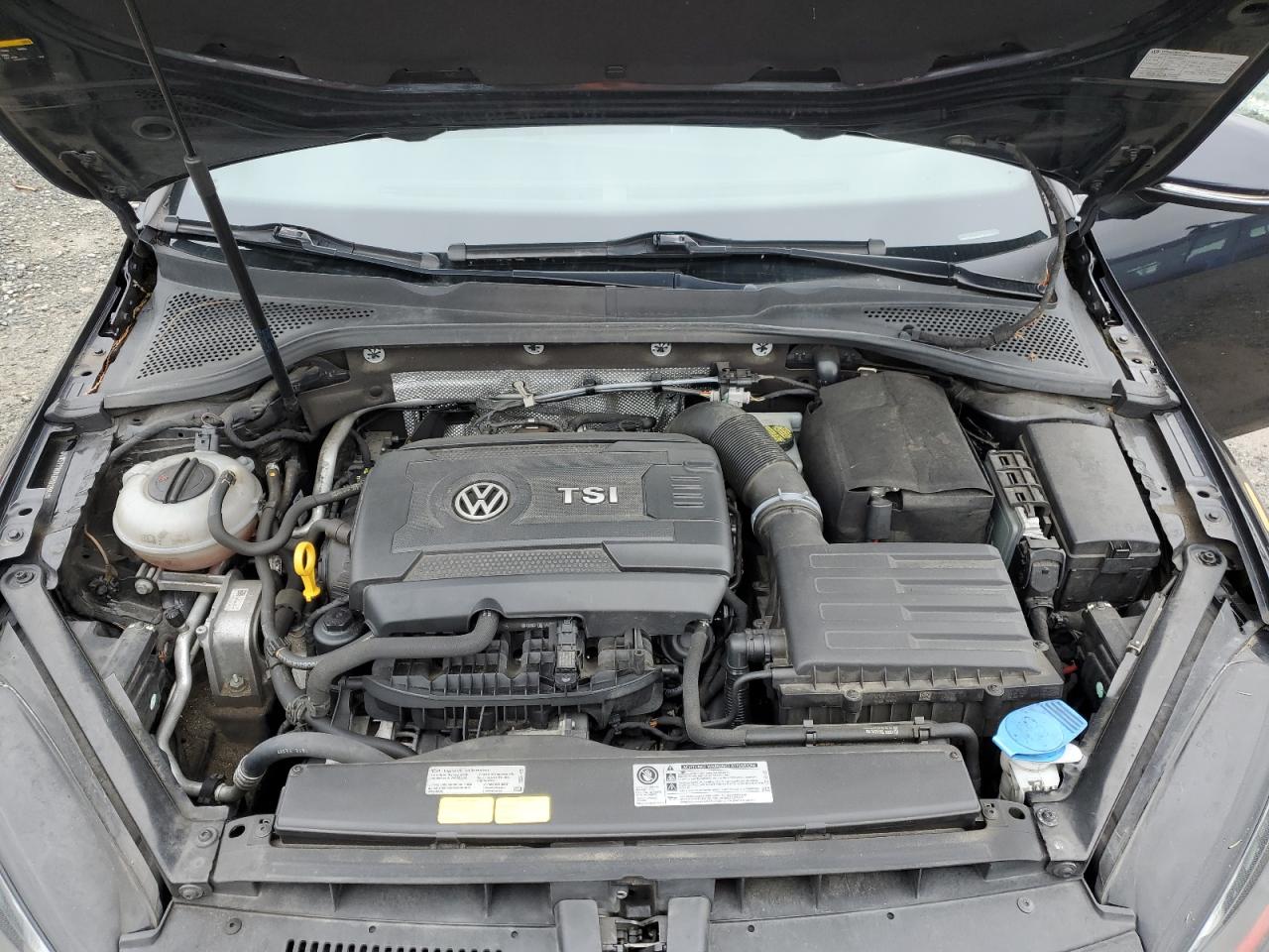 2016 Volkswagen GTI - Image 12