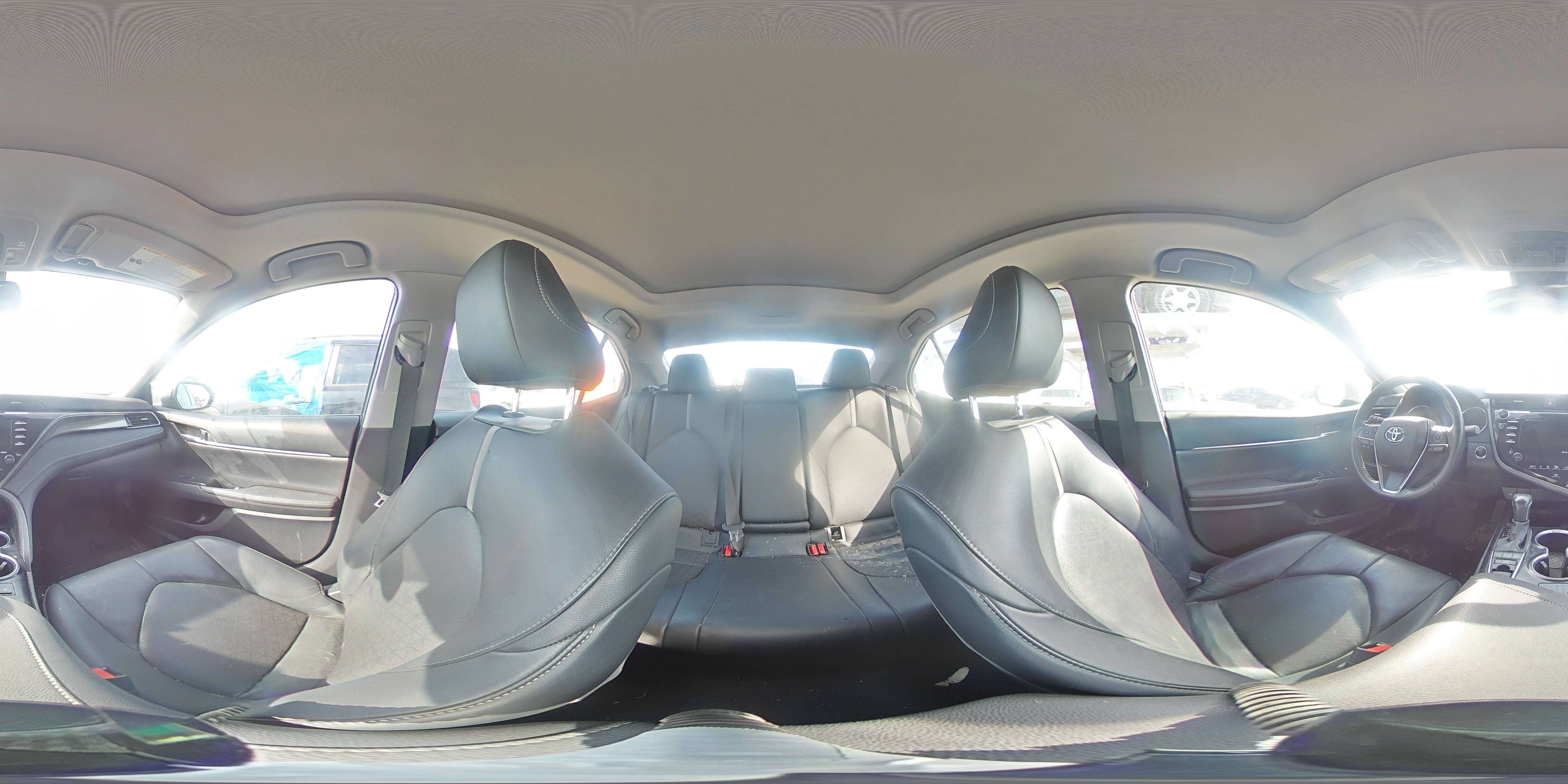2020 Toyota Camry - Image 13