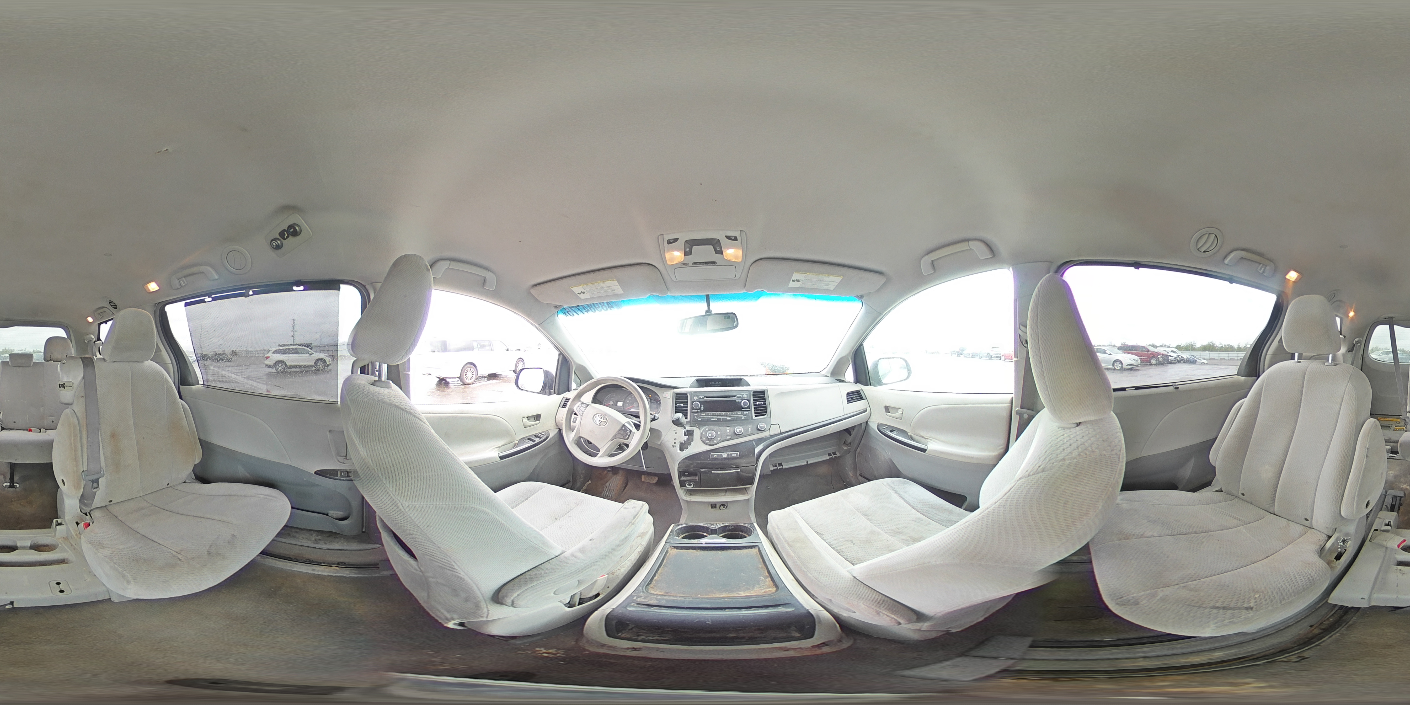 2011 Toyota Sienna - Image 14