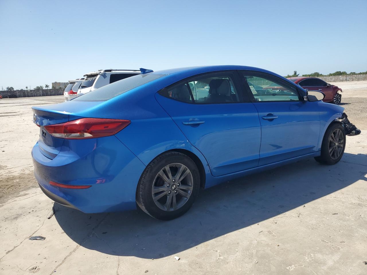 2017 Hyundai Elantra - Image 3
