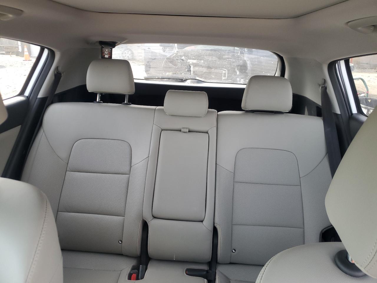2020 Kia Sportage - Image 10