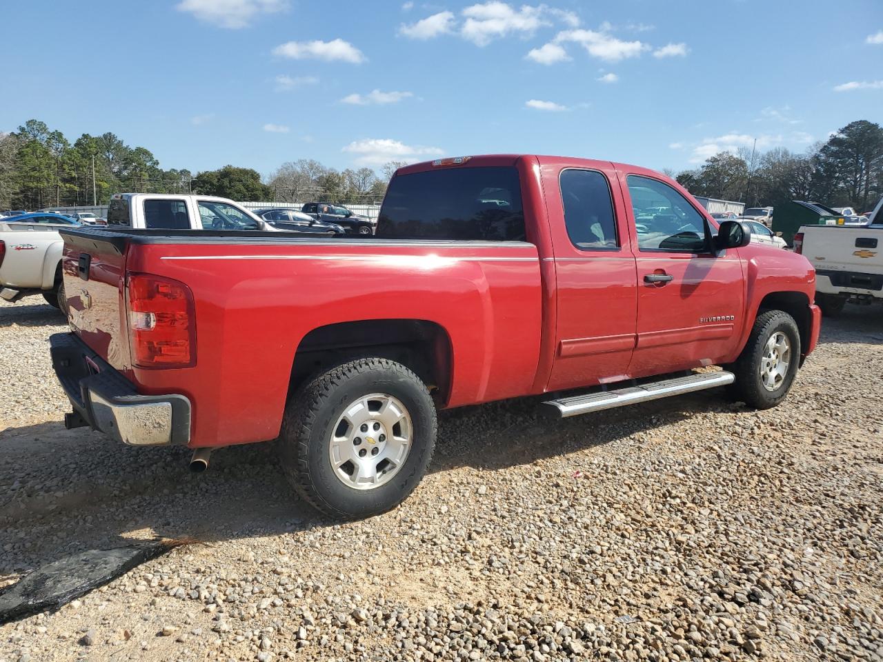 2011 Chevrolet Silverado - Image 3