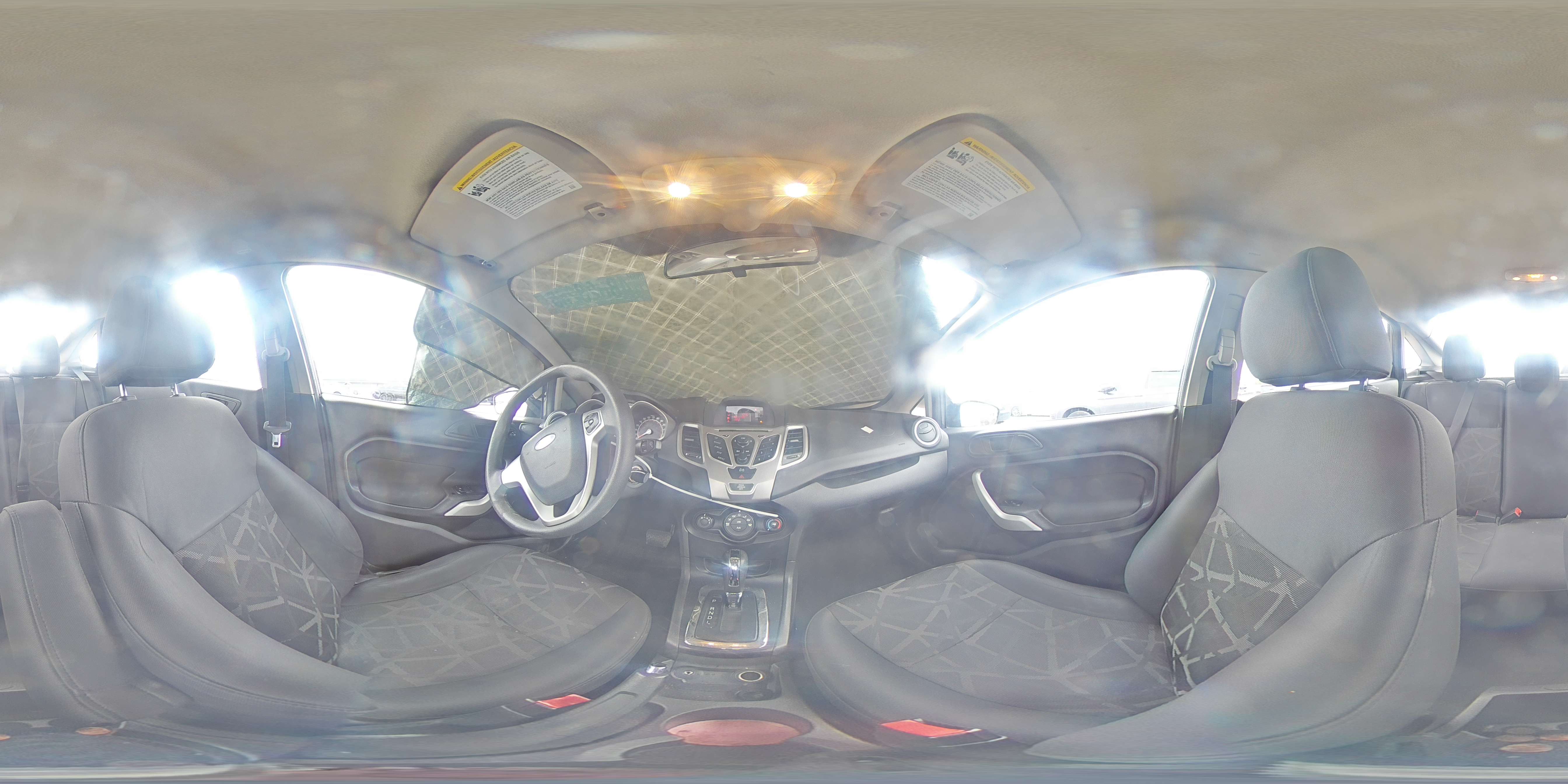 2013 Ford Fiesta - Image 13