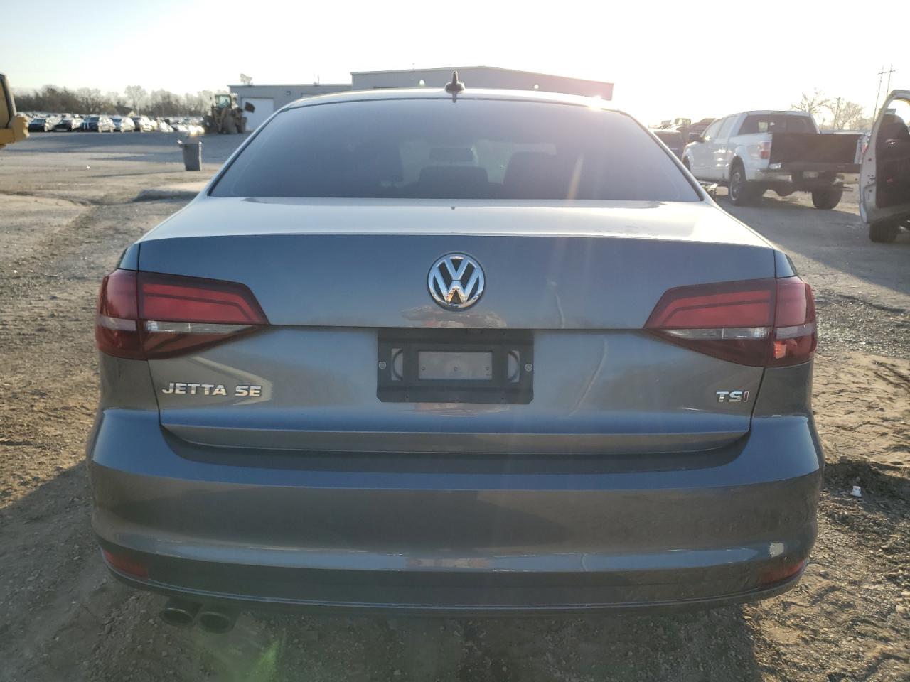 2017 Volkswagen Jetta - Image 6