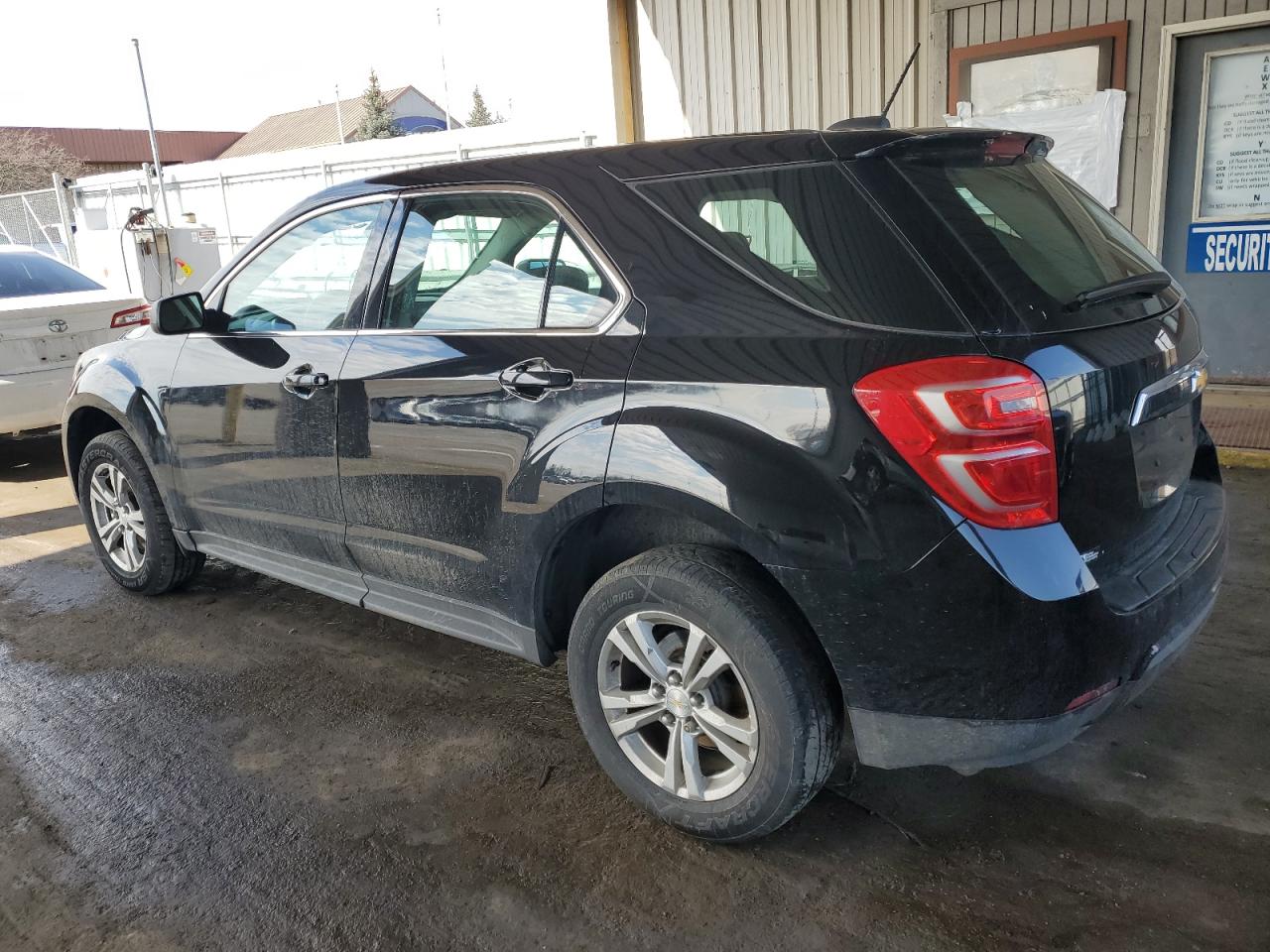 2016 Chevrolet Equinox - Image 2