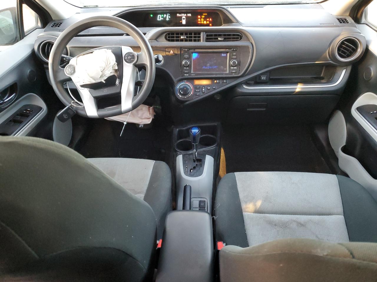 2014 Toyota Prius - Image 8