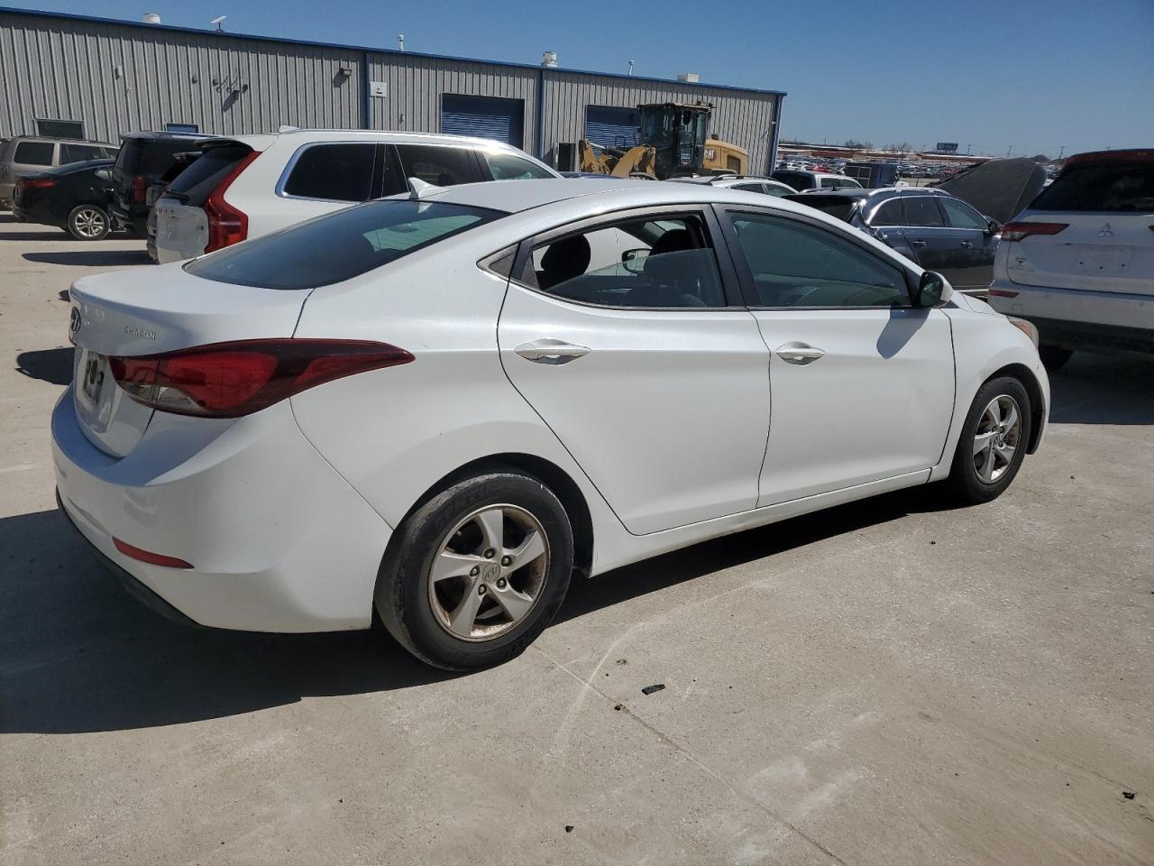 2015 Hyundai Elantra - Image 3