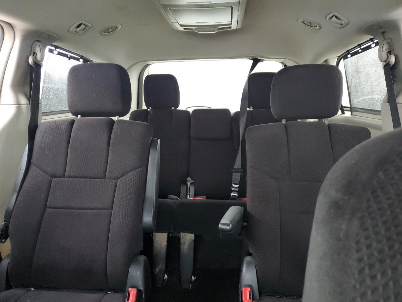 2013 Dodge Caravan - Image 10