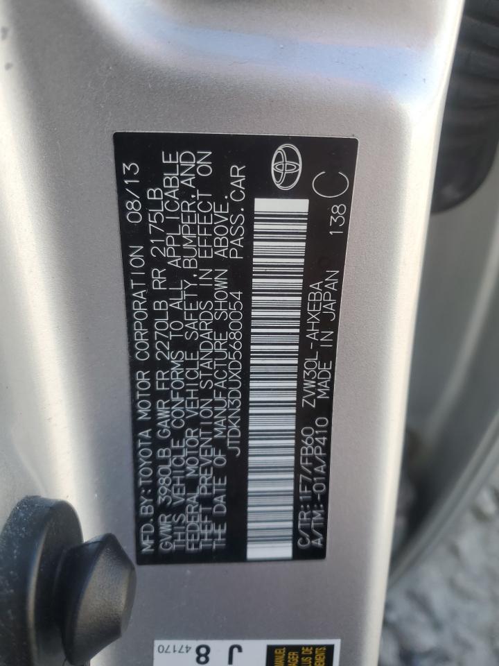 2013 Toyota Prius - Image 13