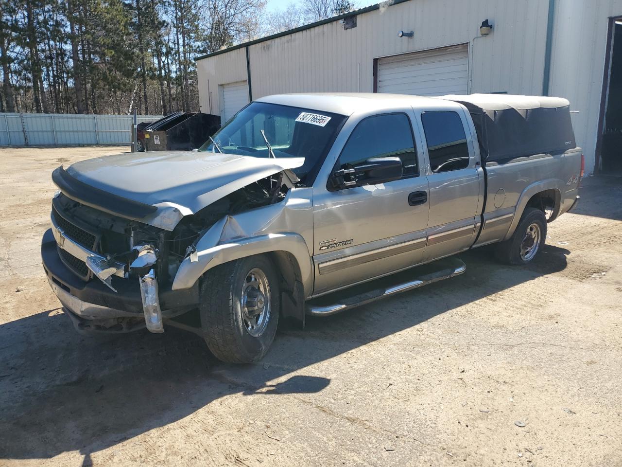 2002 Chevrolet Silverado K2500 Heavy Duty for Sale in Ham Lake, MN - Front End