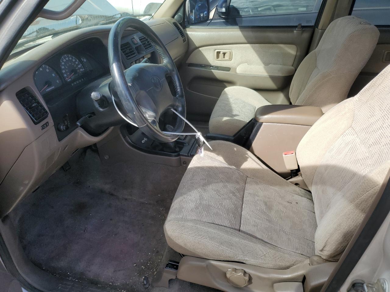 2000 Toyota 4Runner - Image 7