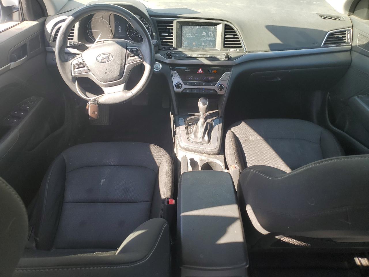 2018 Hyundai Elantra - Image 8