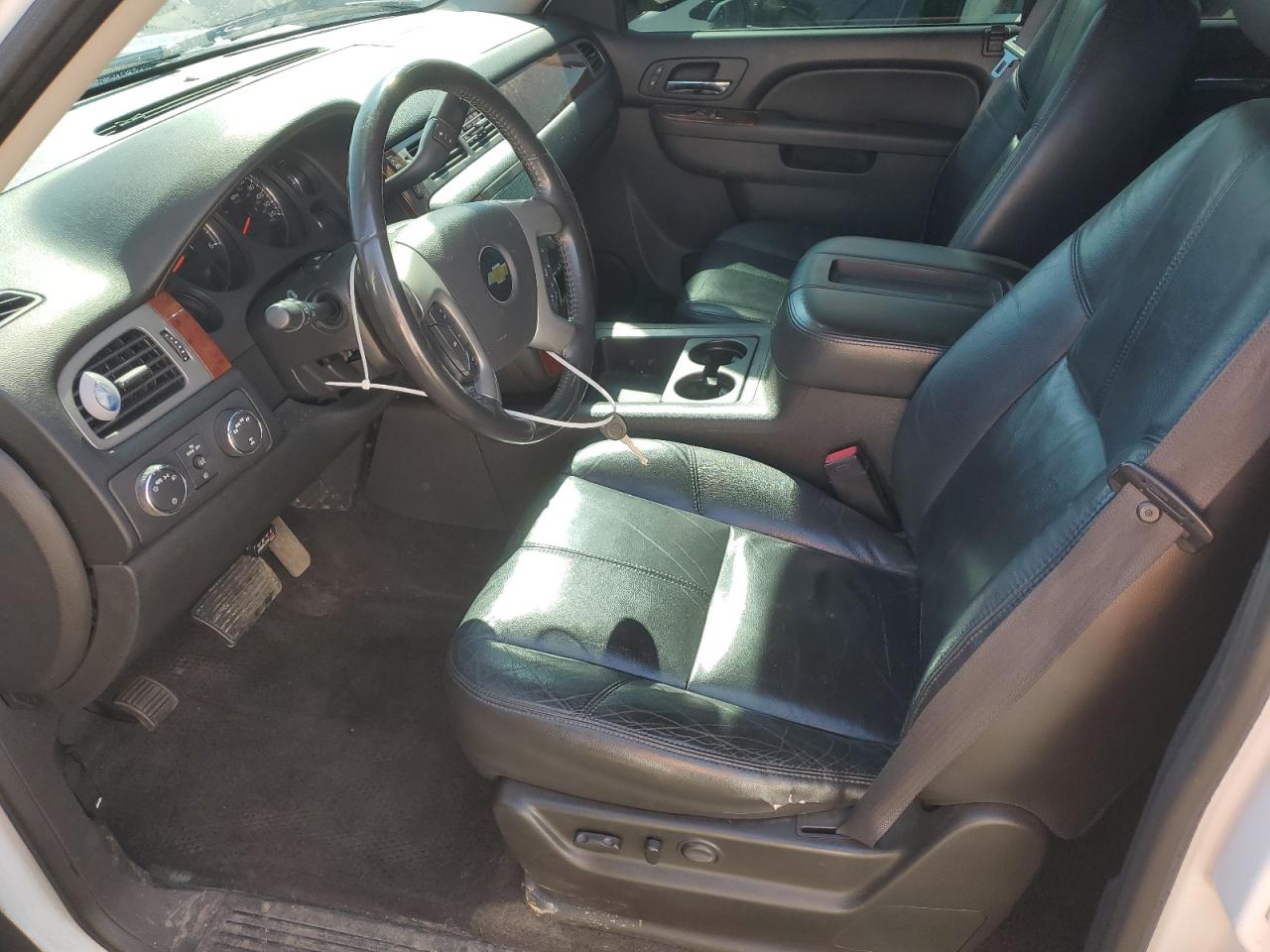 2011 Chevrolet Avalanche - Image 7