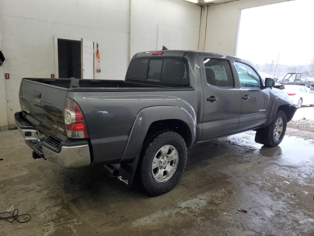 2014 Toyota Tacoma - Image 3