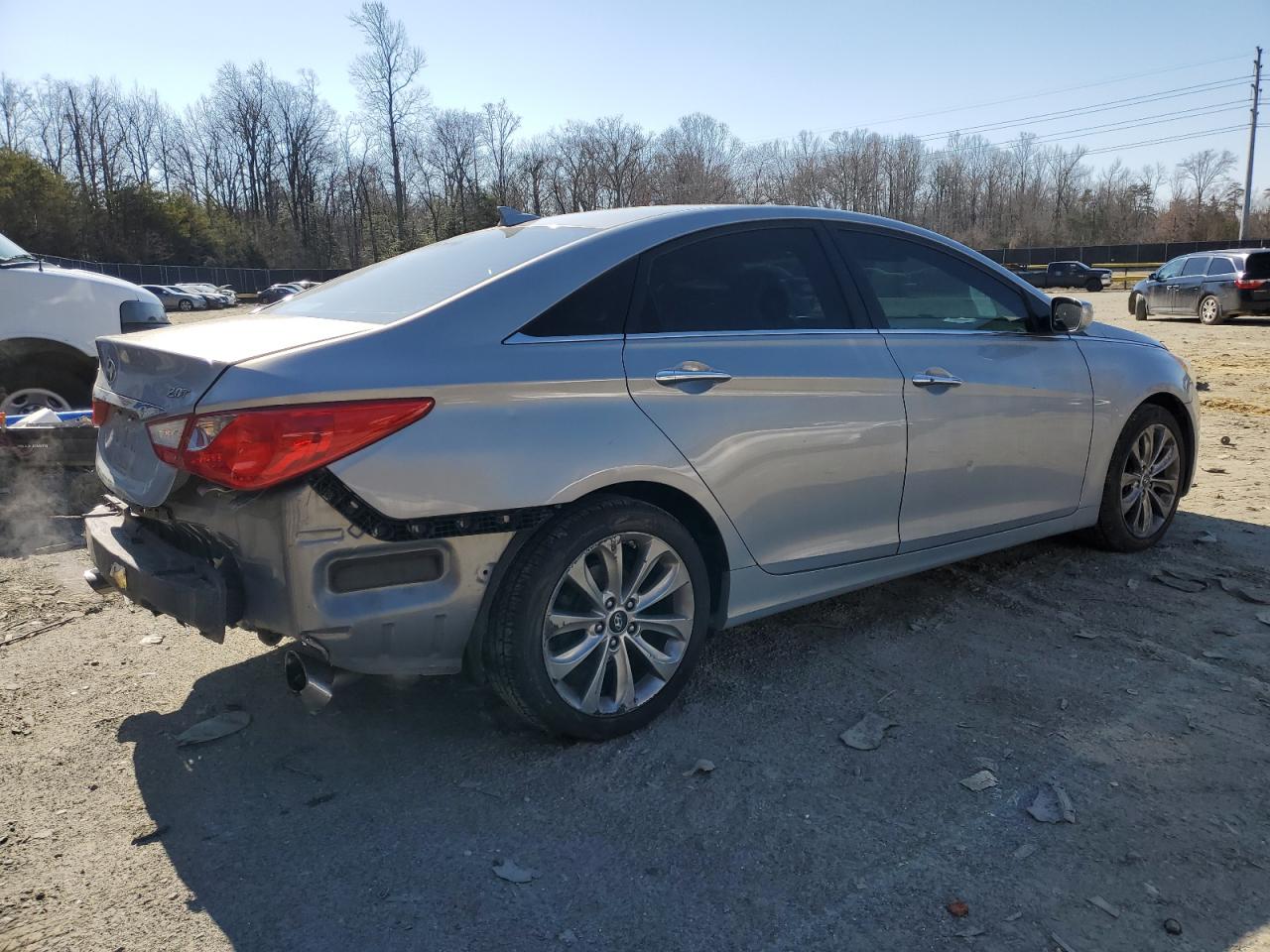 2012 Hyundai Sonata - Image 3