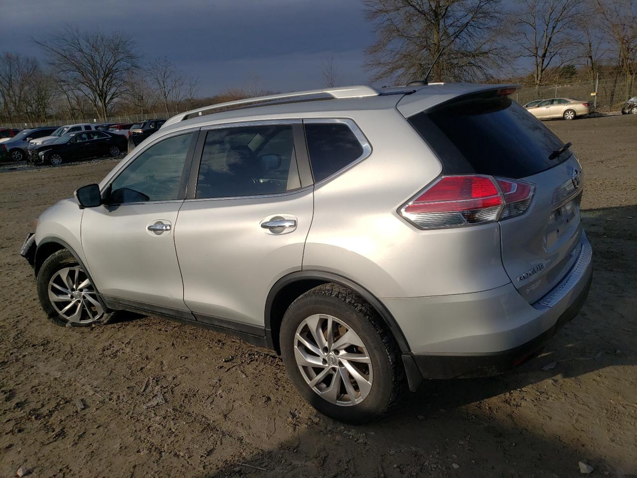 2014 Nissan Rogue - Image 2