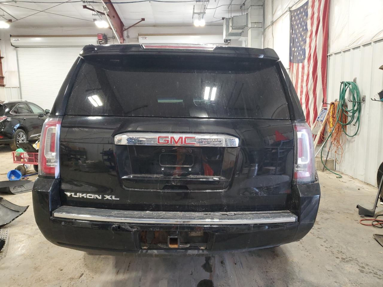 2016 GMC Yukon - Image 6