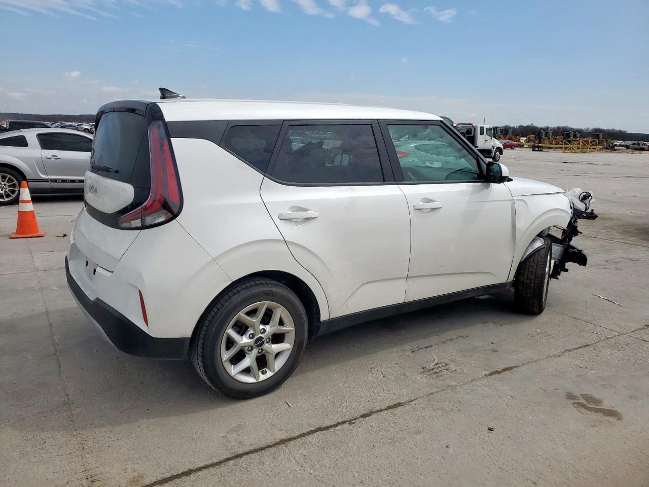 2024 Kia Soul - Image 3