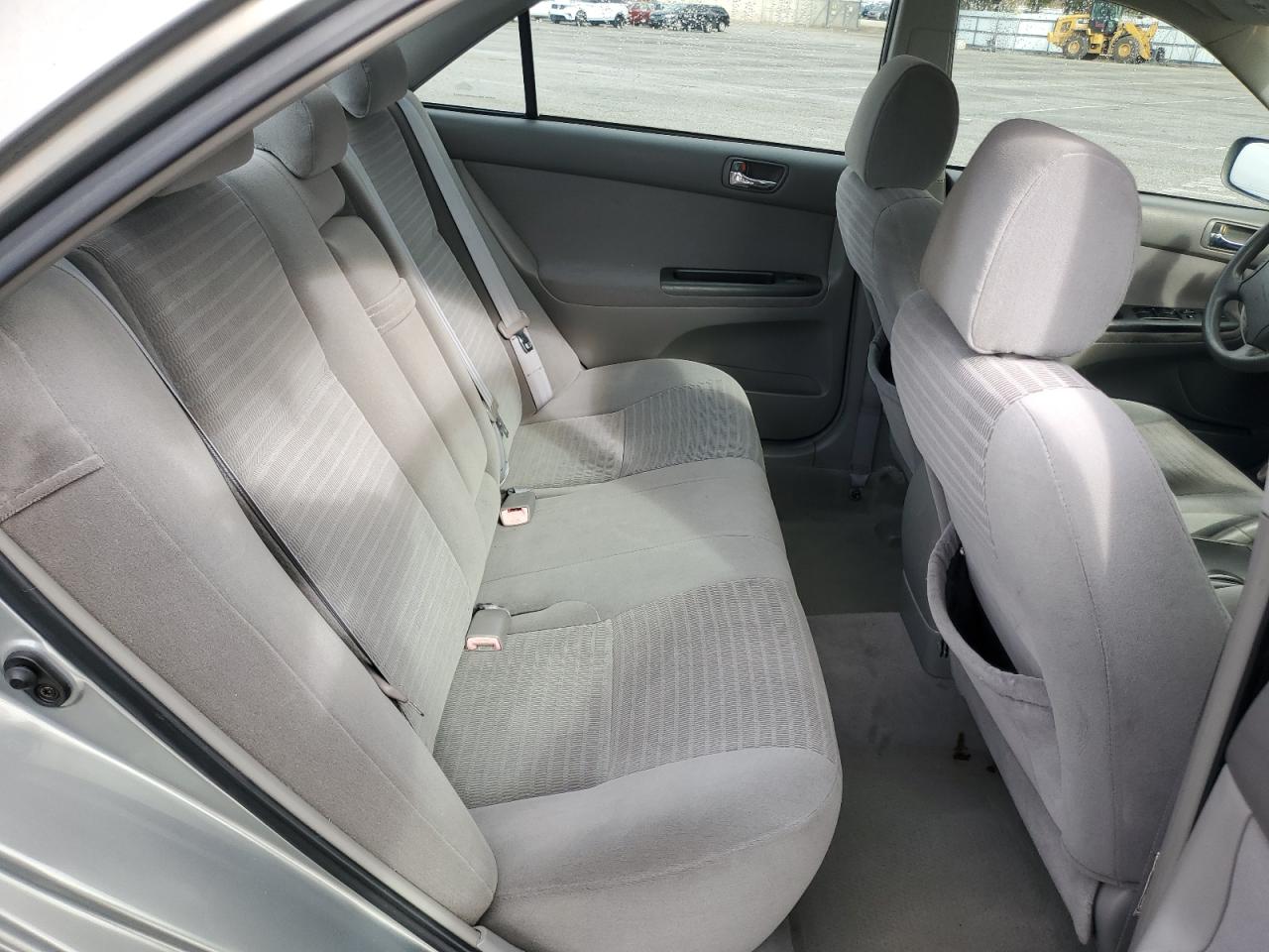 2005 Toyota Camry - Image 10