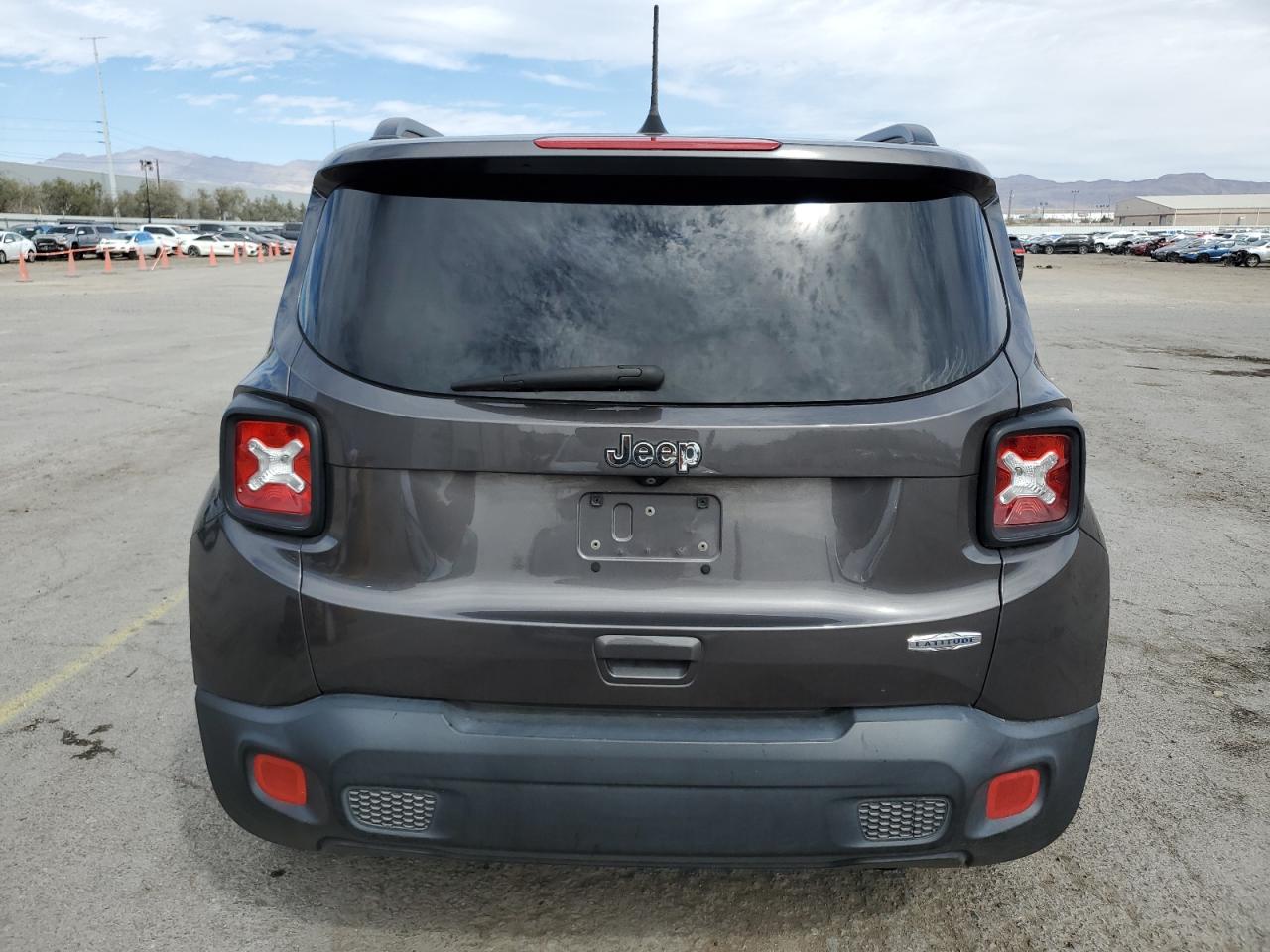 2018 Jeep Renegade - Image 6