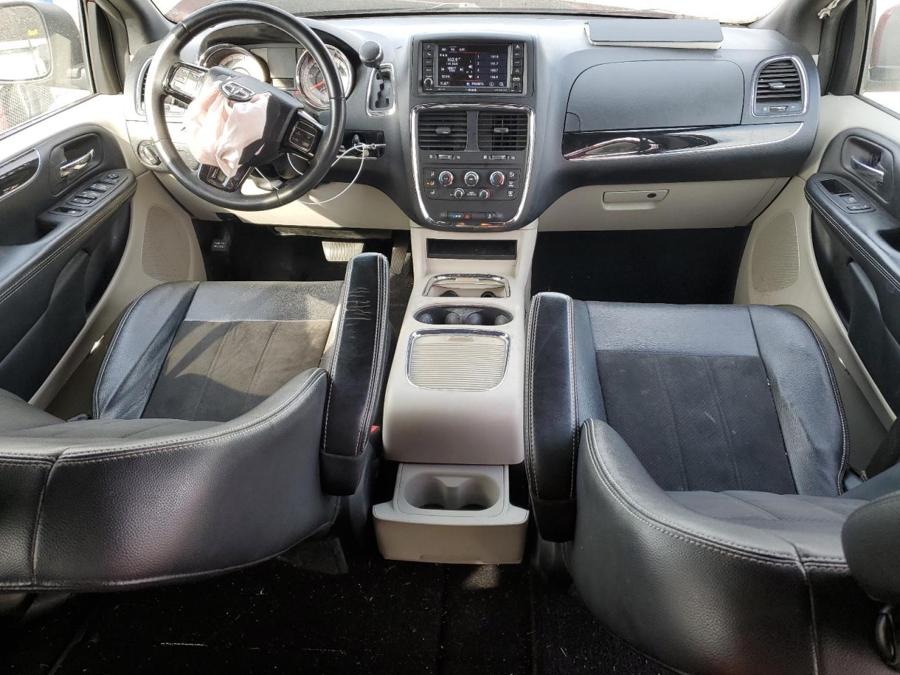 2019 Dodge Caravan - Image 8