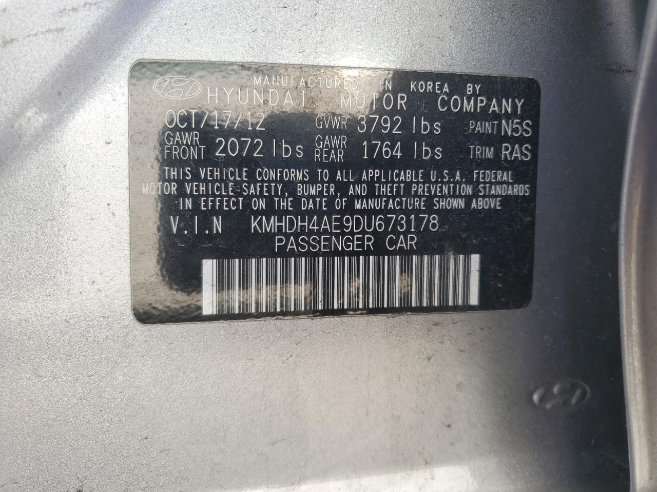 2013 Hyundai Elantra - Image 14