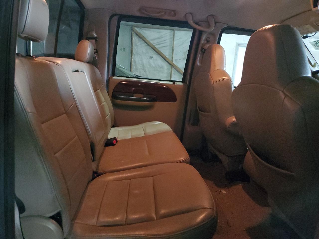 2006 Ford F350 - Image 10