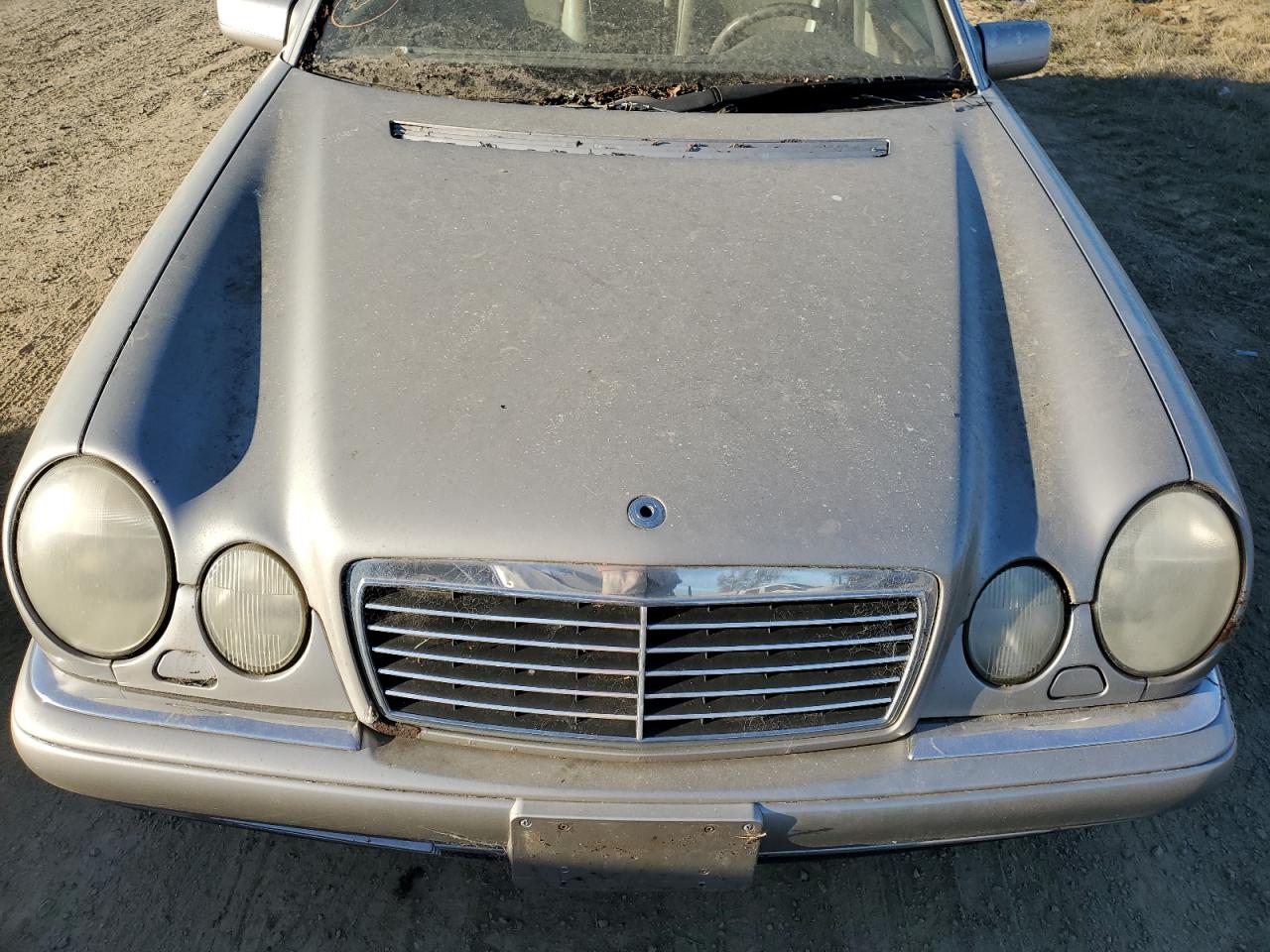 1998 Mercedes-Benz E 320 VIN: WDBJF65F1WA455380 Lot: 48215335