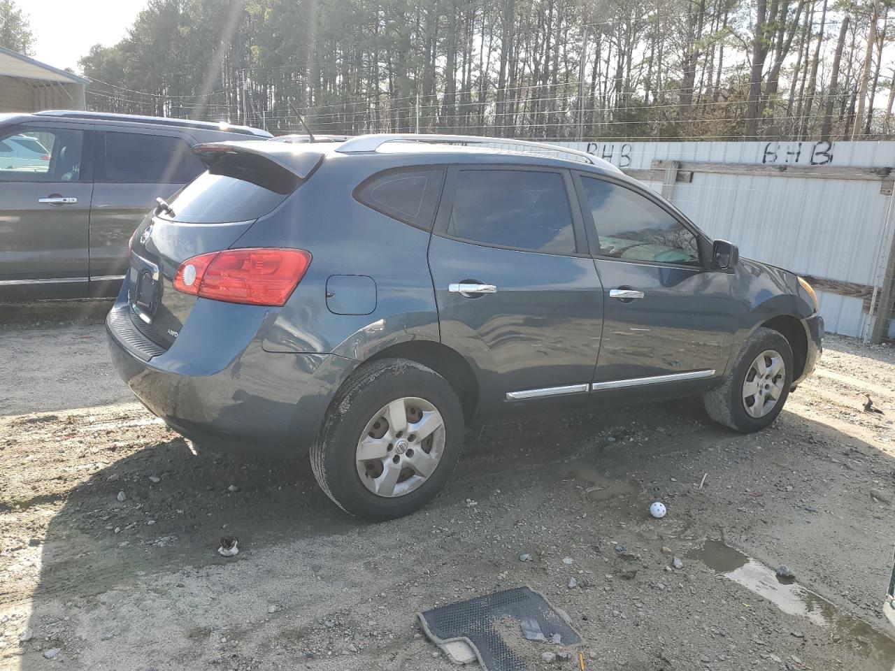 2015 Nissan Rogue - Image 3