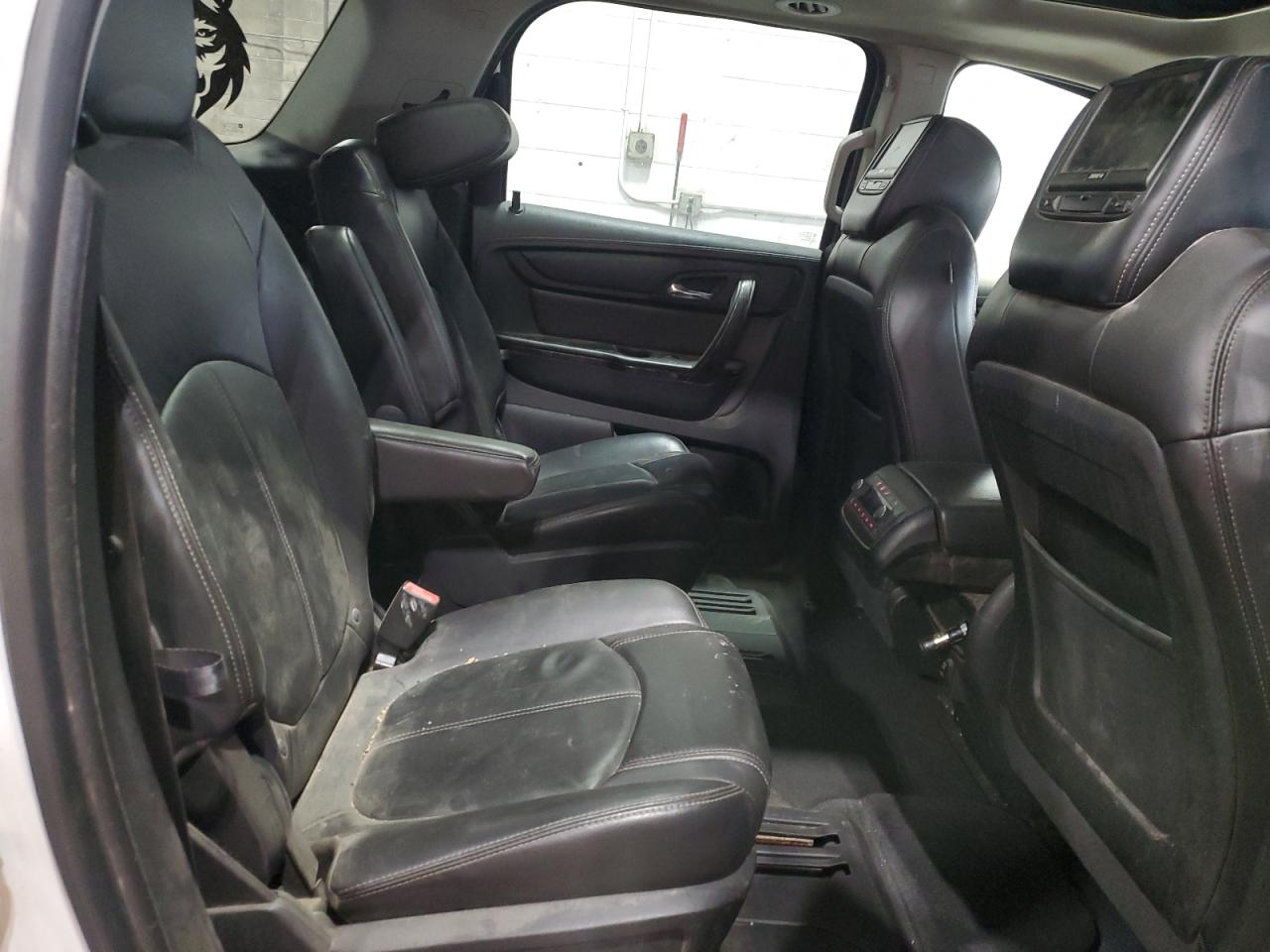 2016 GMC Acadia - Image 11
