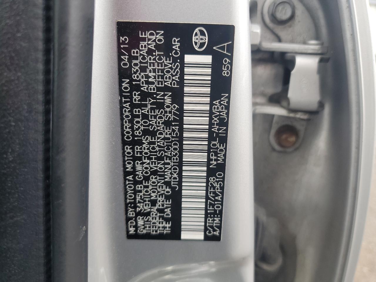 2013 Toyota Prius - Image 14