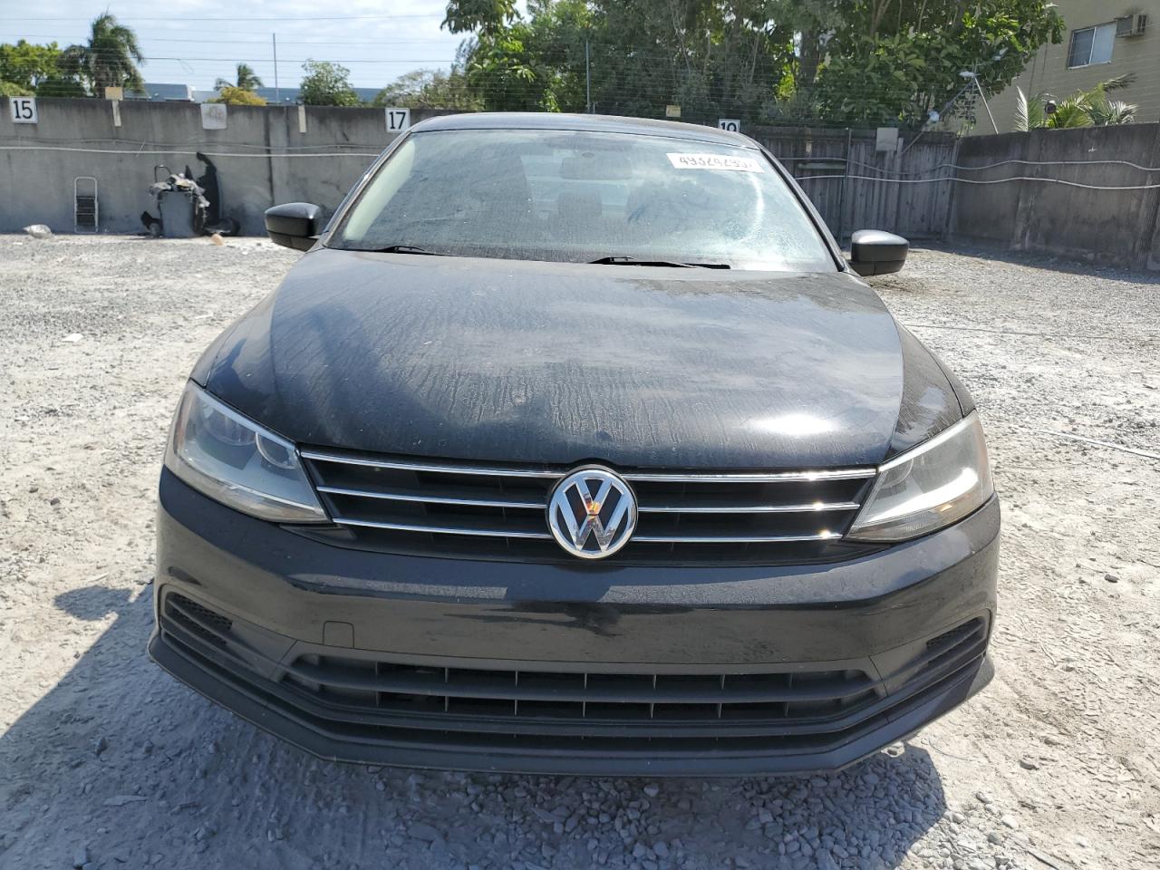 2015 Volkswagen Jetta - Image 5
