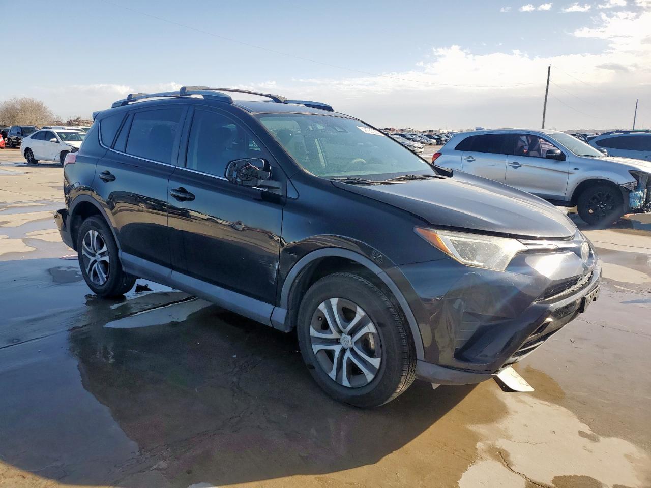 2017 Toyota RAV 4 - Image 4