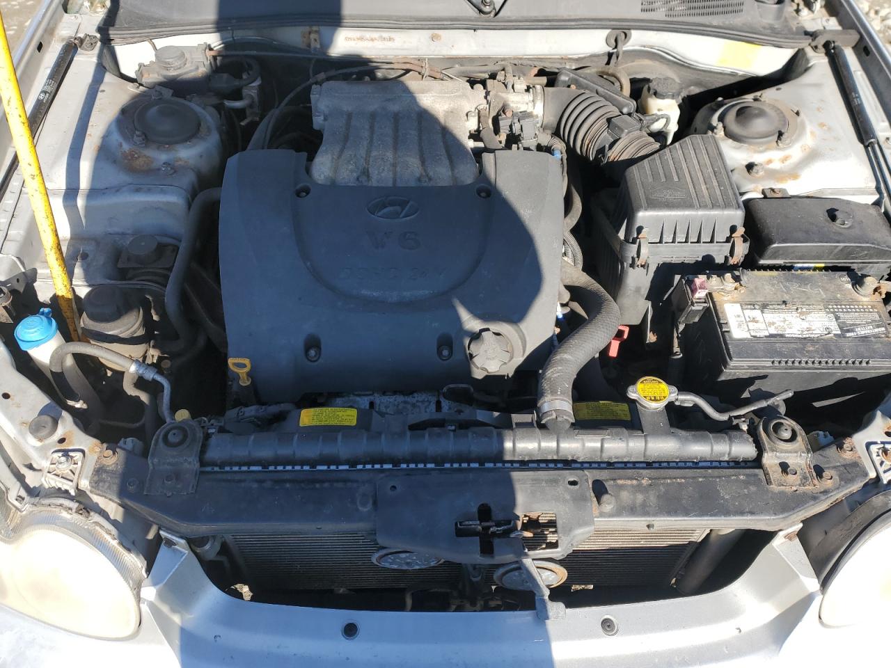 2005 Hyundai Sonata - Image 11