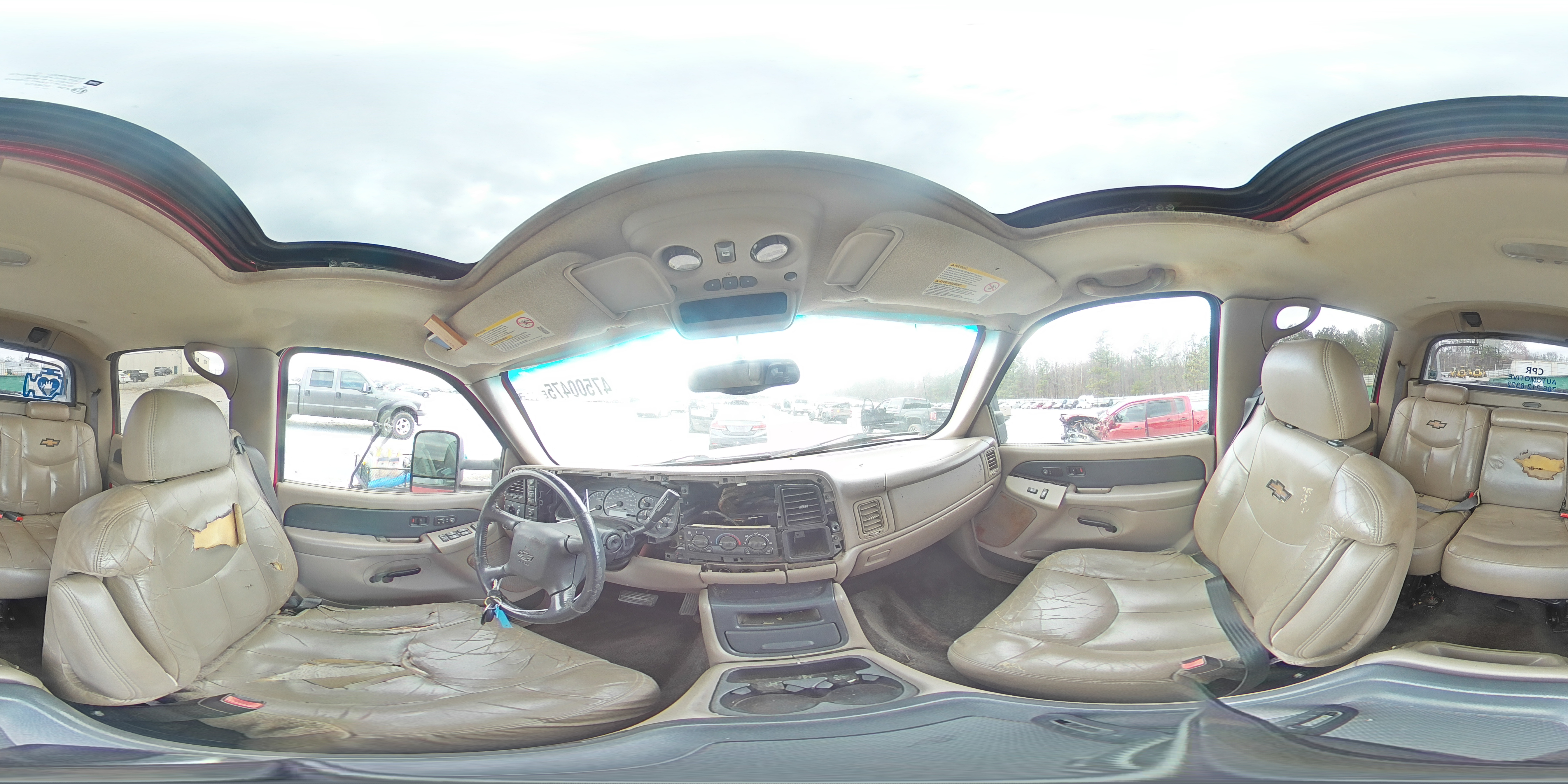 2002 Chevrolet Avalanche - Image 13